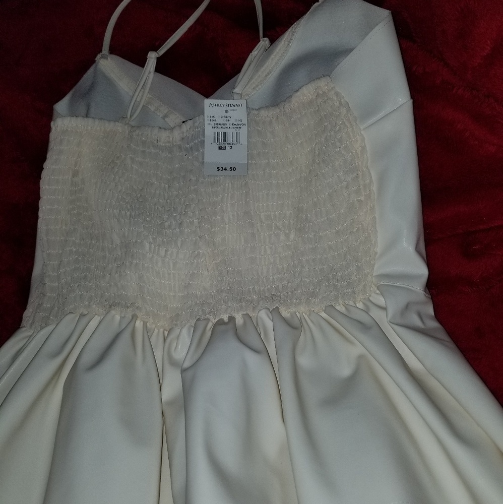 Cream camisole top - Picture 3 of 4
